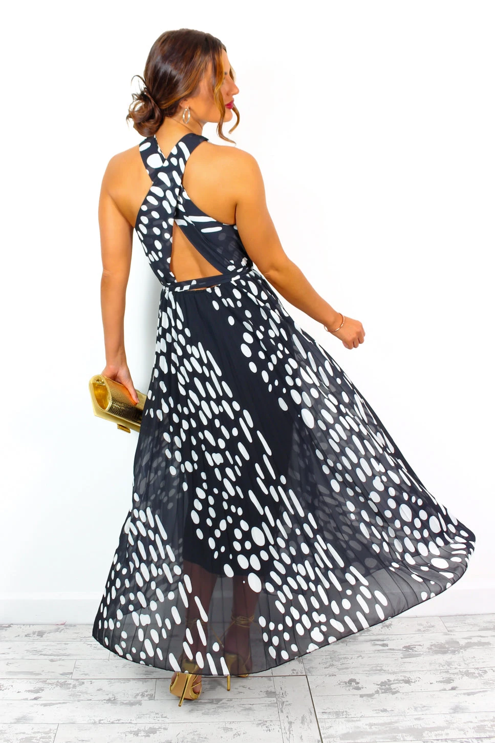 Artemis - Black Spot Pleated Maxi Dress 2 Artemis - Black Spot Pleated Maxi Dress - Image 2