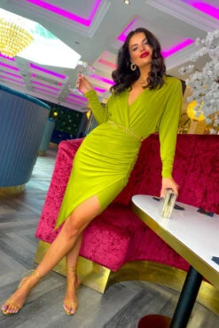 AX Paris Dressed To Perfection - Olive Ruched Midi Dress