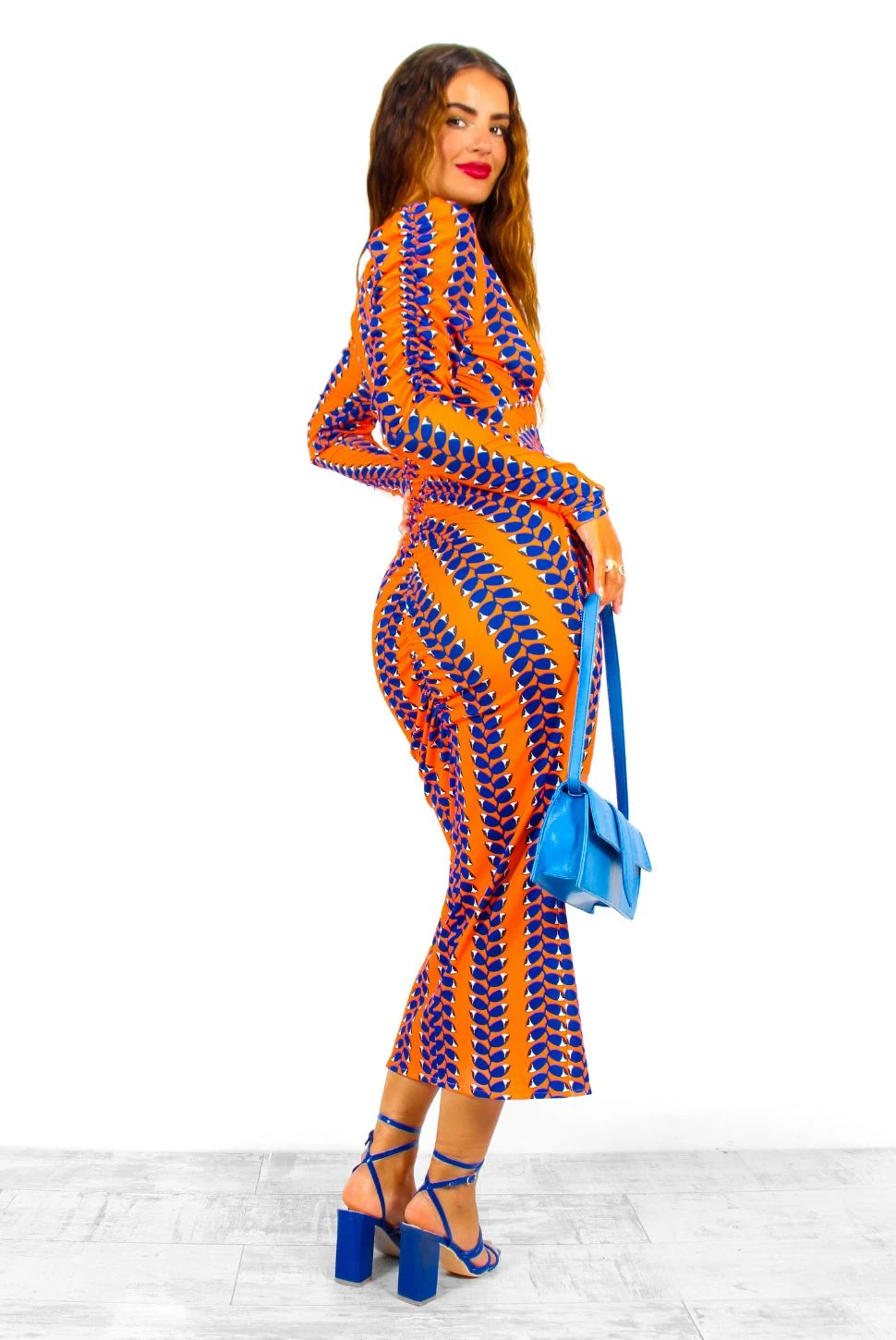 Id Want To Be Me Too - Orange Cobalt Print Plunge Ruched Midi Dress 4 Id Want To Be Me Too - Orange Cobalt Print Plunge Ruched Midi Dress - Image 4