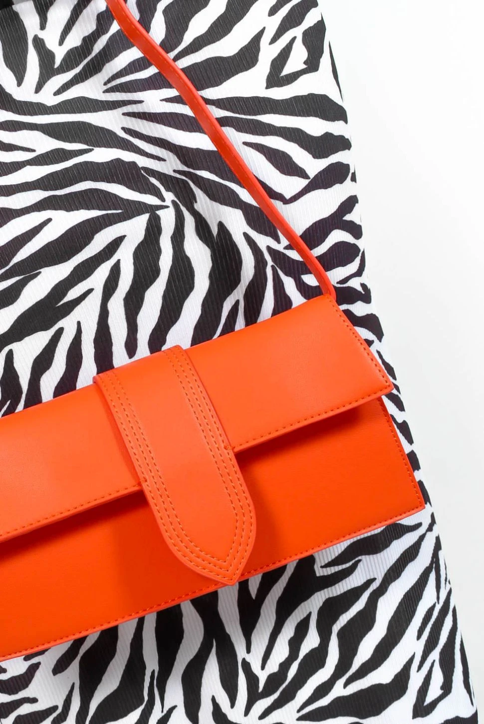 Just Hold Me - Orange Shoulder Bag 3 Just Hold Me - Orange Shoulder Bag - Image 3