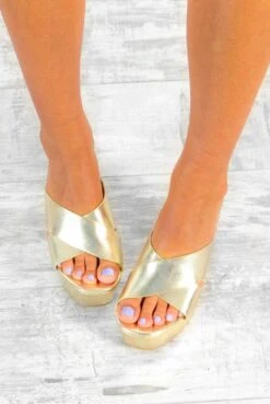 Fashion Clothing Store -Fashion Clothing Store MovingOn GoldPlatformHeeledMules 4
