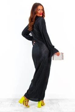 Waiting For Your Love - Black Plunge Plisse Midi Dress 11 Waiting For Your Love - Black Plunge Plisse Midi Dress -Fashion Clothing Store WaitingForYourLove BlackPlungePlisseMidiDress 4